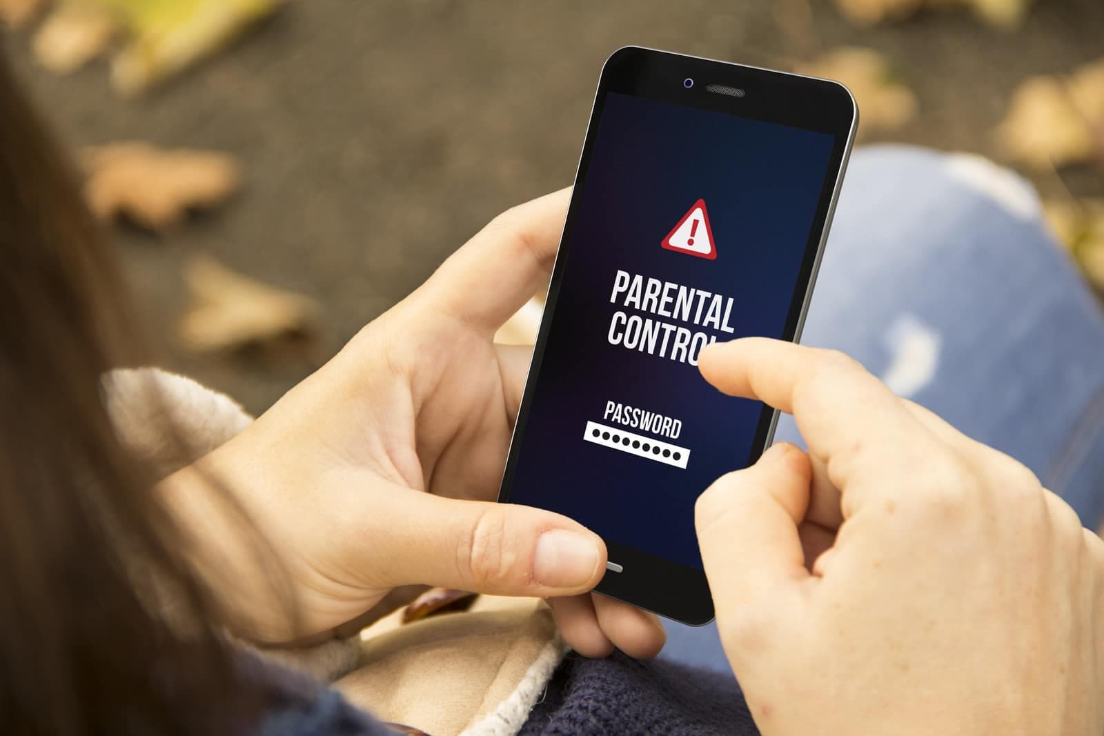 7 Negative Effects of Social Media on Your Child